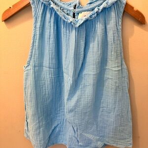 XiRENA Sky Blue Sleeveless Blouse